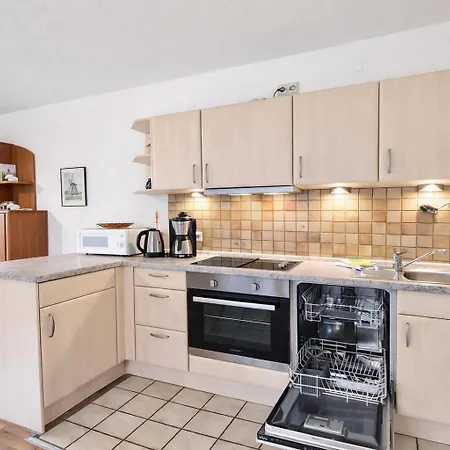 Ferienwohnung-seebaer-mit-flair-und-balkon-im-schoenen-ort-werdum Διαμέρισμα *