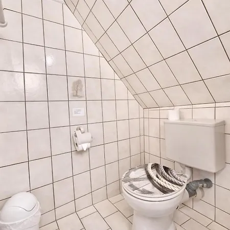 Ferienwohnung-seebaer-mit-flair-und-balkon-im-schoenen-ort-werdum *
